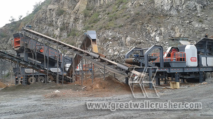 Mobile jaw crusher and cone crusher plant 