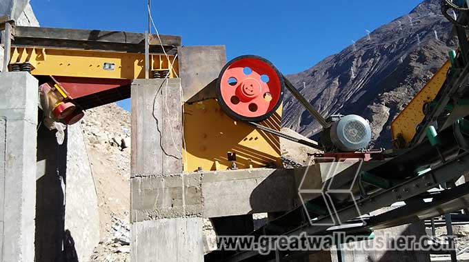 Cone crusher and impact crusher for jaw crushing plant 